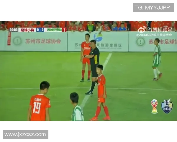 足球明星携手幼儿园共创快乐成长之旅让孩子们在足球中感受团结与梦想